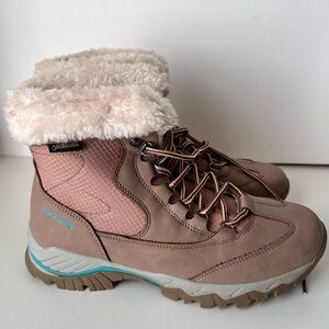 Woman’s Snow Boots